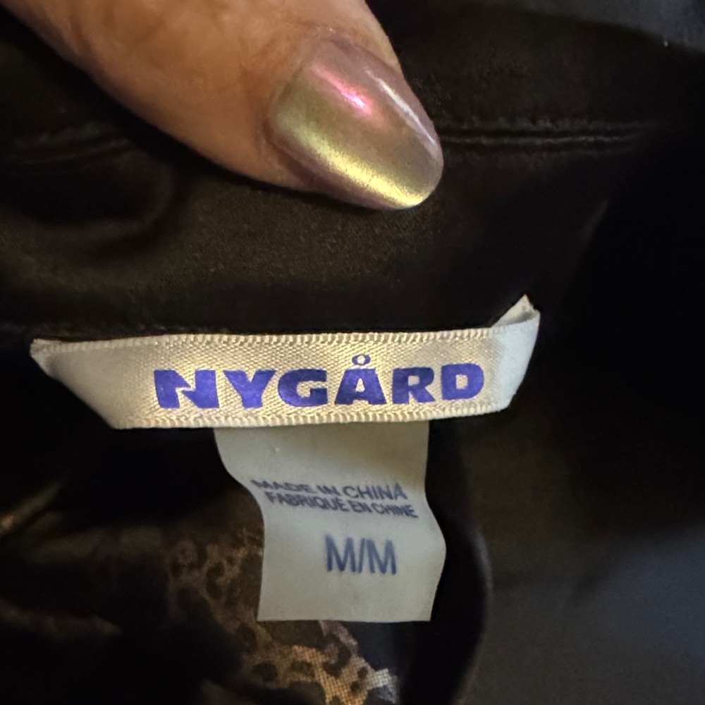 Peter Nygard Leopard Print Blazer with Black Accents - Picture 4 of 4